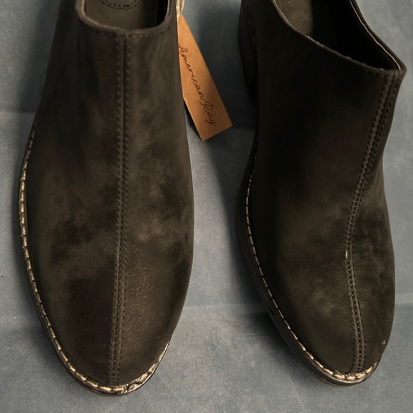 American Rag Black Suede Clog Mule Slip On Shoes NWT - Picture 12 of 12